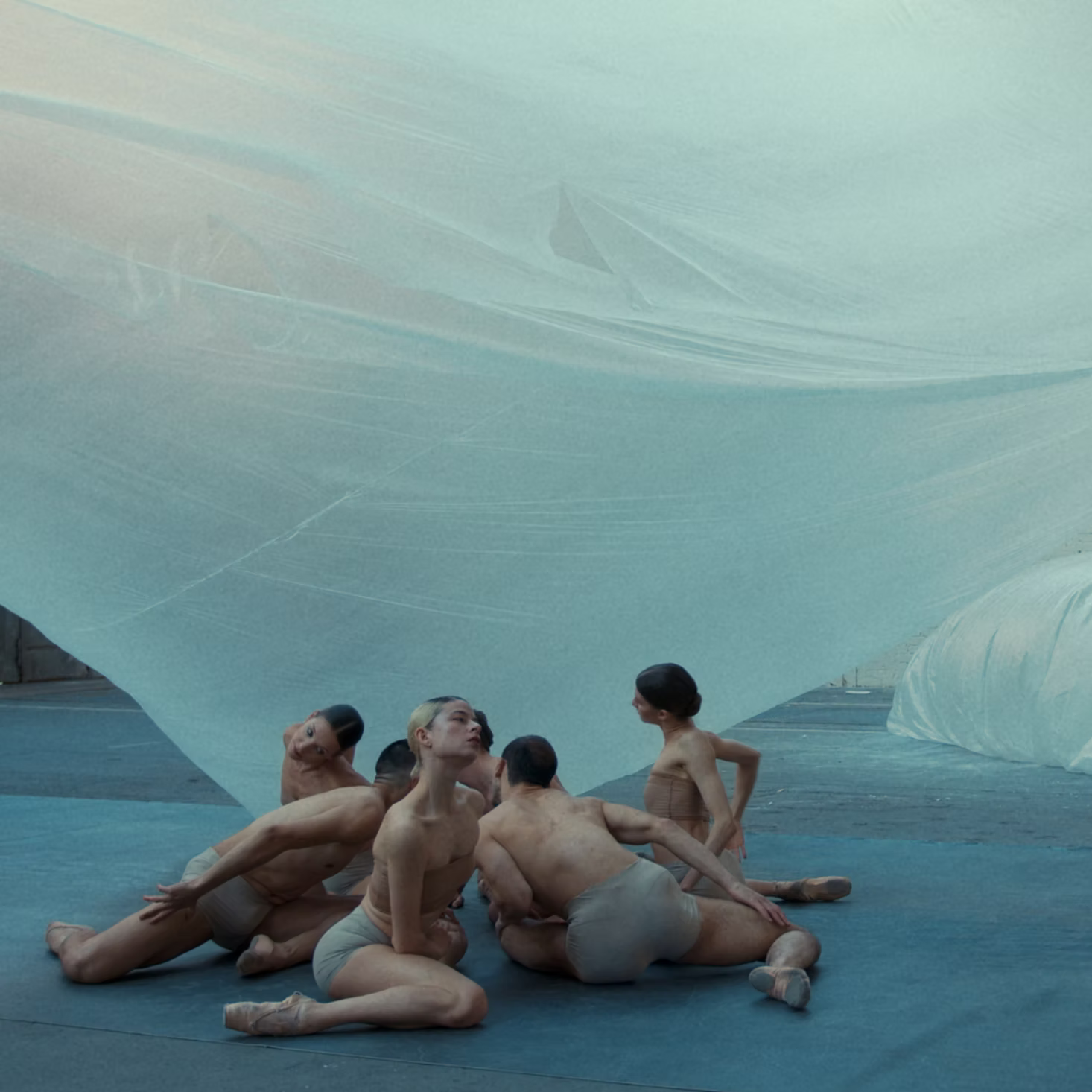 Six ballet dancers by Berlin based dance company DANCAE